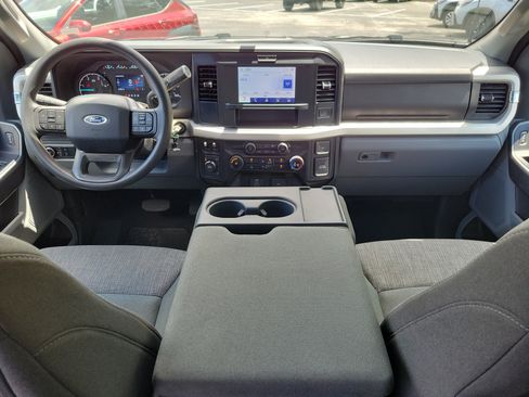 Used 2025 Ford F350 4x4 Crew Cab DRW Super Duty image 20