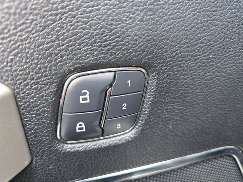 Used 2017 Ford F350 Lariat image 29