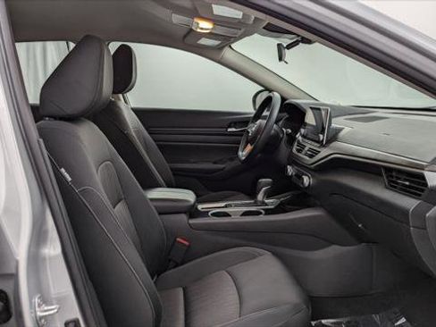 Used 2024 Nissan Altima 2.5 SV image 21