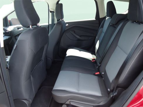 Used 2018 Ford Escape SE w/ SE Sync 3 Package AWD/4WD image 25