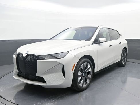 New 2026 BMW iX xDrive45 AWD/4WD image 4