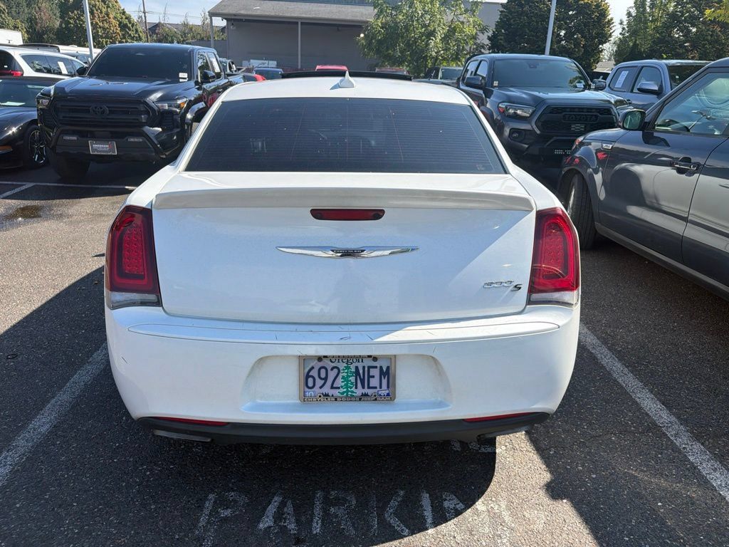 Used 2015 Chrysler 300 S RWD image 5