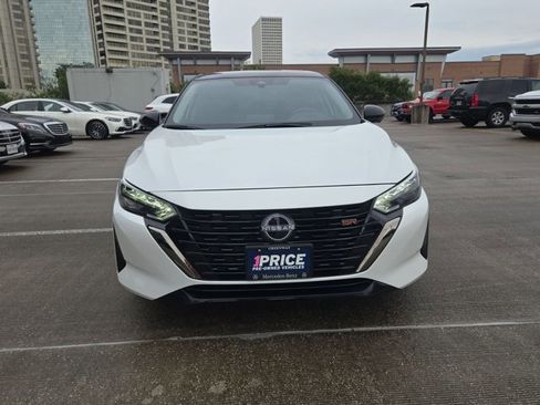 Used 2025 Nissan Sentra SR w/ SR Premium Package FWD image 2