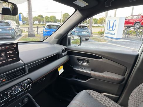 New 2026 Honda Pilot Sport image 10