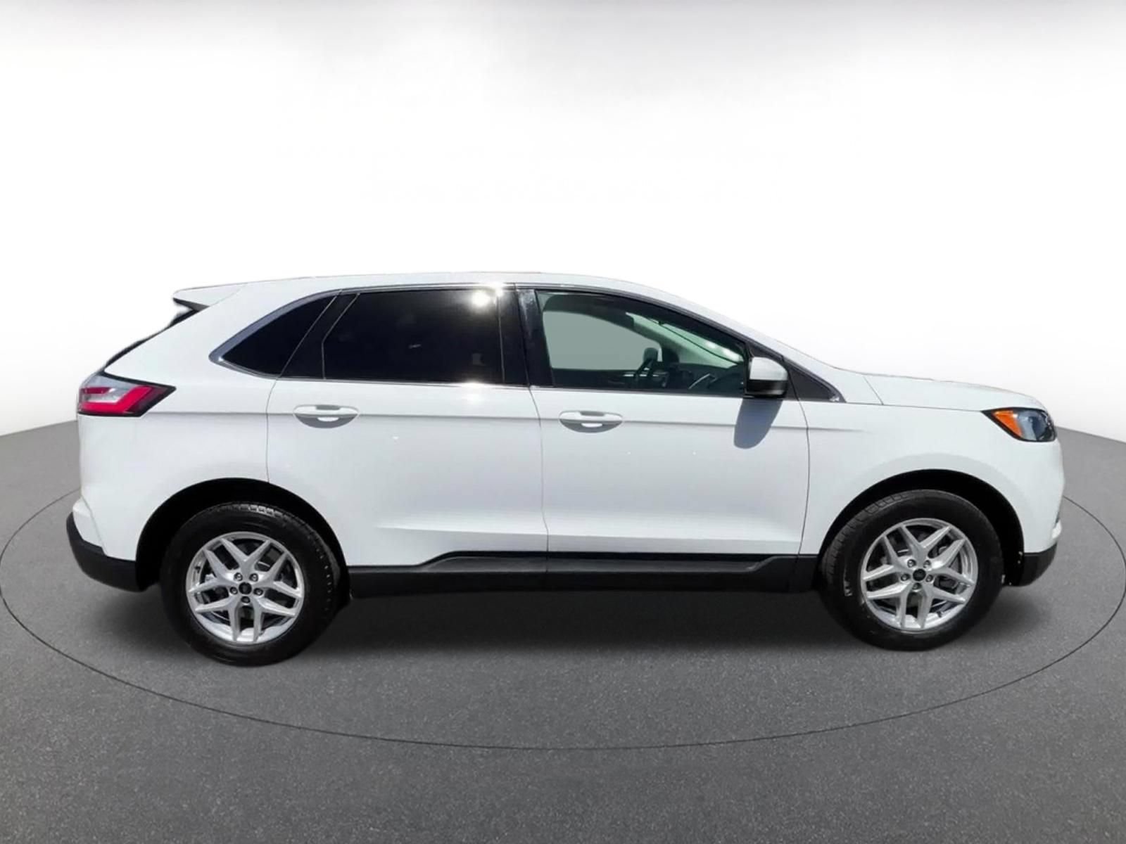 Used 2024 Ford Edge SEL AWD/4WD image 15