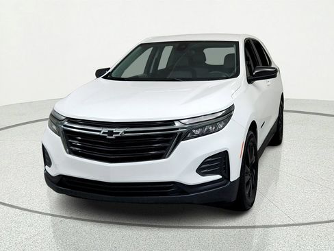 Used 2024 Chevrolet Equinox LS w/ LS Convenience Package FWD image 8