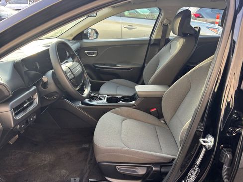 Used 2025 Kia K4 LXS image 30