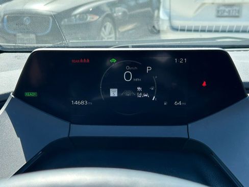 Used 2025 Toyota Prius XLE FWD image 33