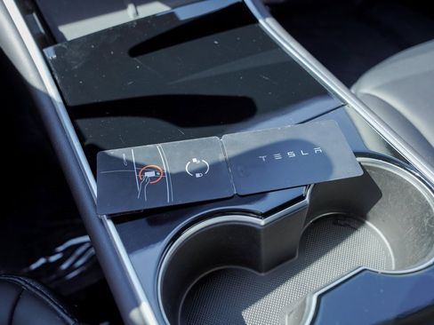 Used 2019 Tesla Model 3 Long Range image 22