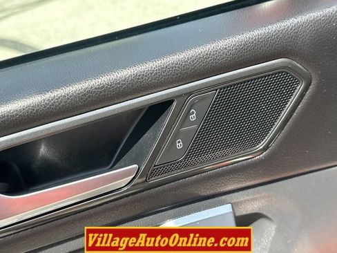 Used 2018 Volkswagen Tiguan SEL AWD/4WD image 10