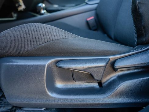 Used 2018 Toyota C-HR XLE FWD image 27