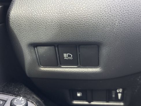 Used 2019 Toyota C-HR XLE image 24