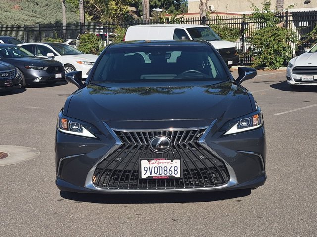 Used 2025 Lexus ES 300h w/ Premium Package FWD image 2