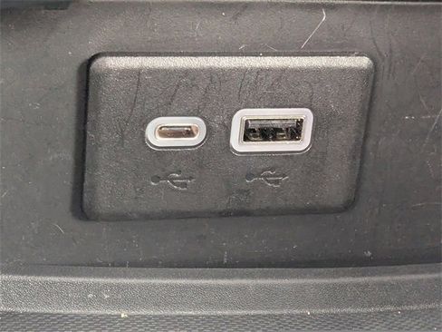 Used 2023 Buick Envision Essence image 22