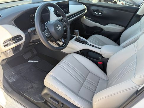 Used 2025 Honda HR-V EX-L image 11