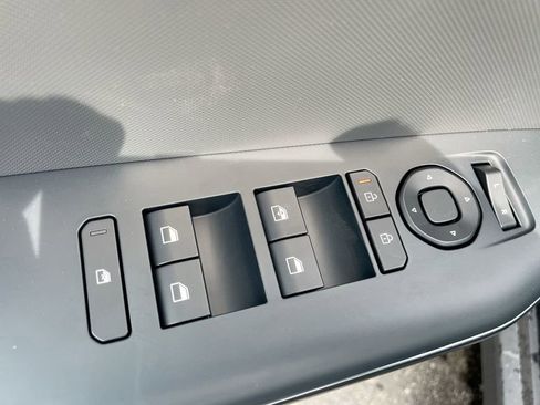 Used 2025 Kia K4 LX image 39