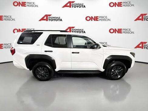Certified 2025 Toyota 4Runner SR5 AWD/4WD image 9