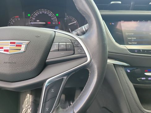 Used 2017 Cadillac XT5 Luxury w/ Driver Awareness Package FWD image 23