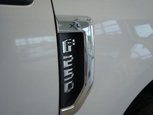 Certified 2019 Ford F250 XL w/ XL Value Package AWD/4WD image 15