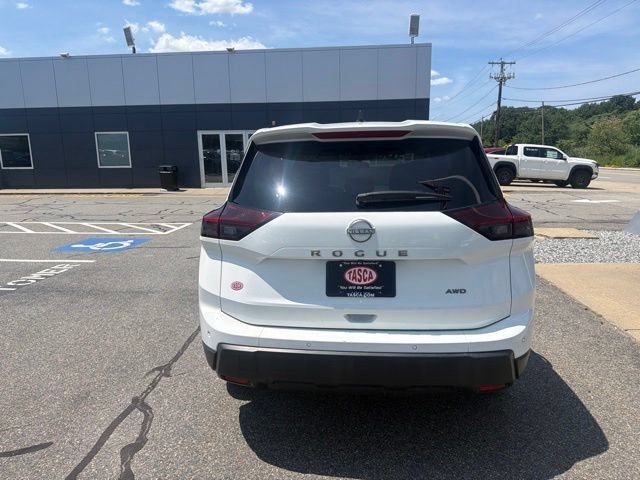 Used 2024 Nissan Rogue S AWD/4WD image 6