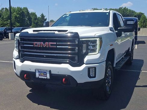 Used 2022 GMC Sierra 2500 AT4 w/ AT4 Preferred Package AWD/4WD image 6