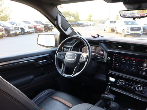 Certified 2024 GMC Sierra 1500 AT4 w/ Technology Package AWD/4WD image 9