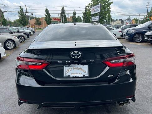 Used 2023 Toyota Camry SE FWD image 5
