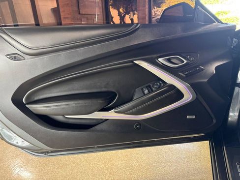 Used 2016 Chevrolet Camaro SS RWD image 13