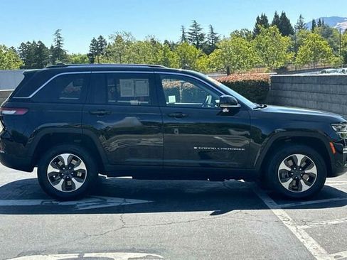 Used 2023 Jeep Grand Cherokee 4xe image 3