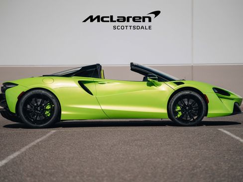 Used 2025 McLaren Artura Performance image 11