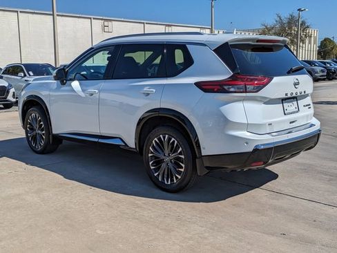 Used 2024 Nissan Rogue Platinum w/ Platinum Premium Package image 8