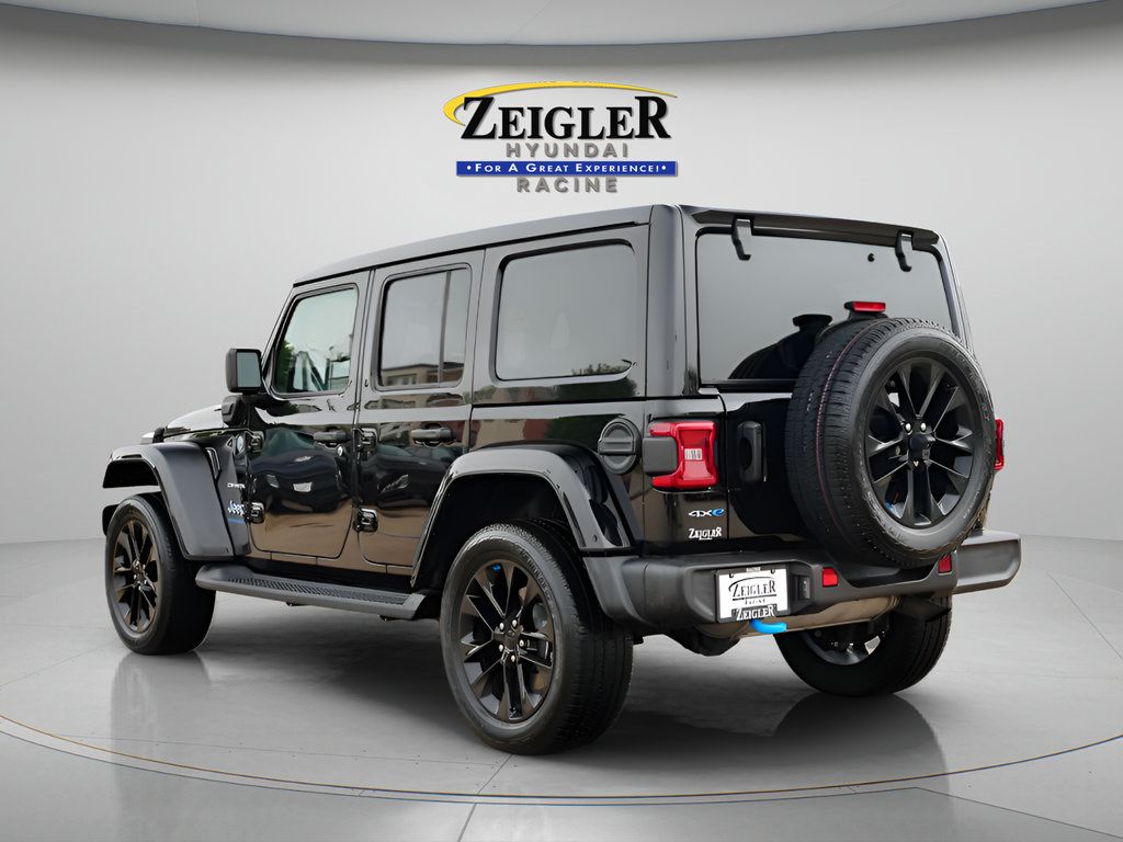 Used 2023 Jeep Wrangler Unlimited Sahara w/ Cold Weather Group AWD/4WD image 5