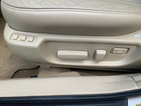 Used 2000 Toyota Avalon XLS image 18