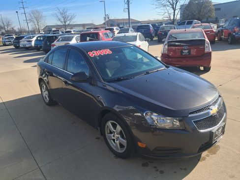 Used 2014 Chevrolet Cruze LT image 3