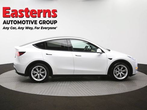 Used 2021 Tesla Model Y Long Range AWD/4WD image 40
