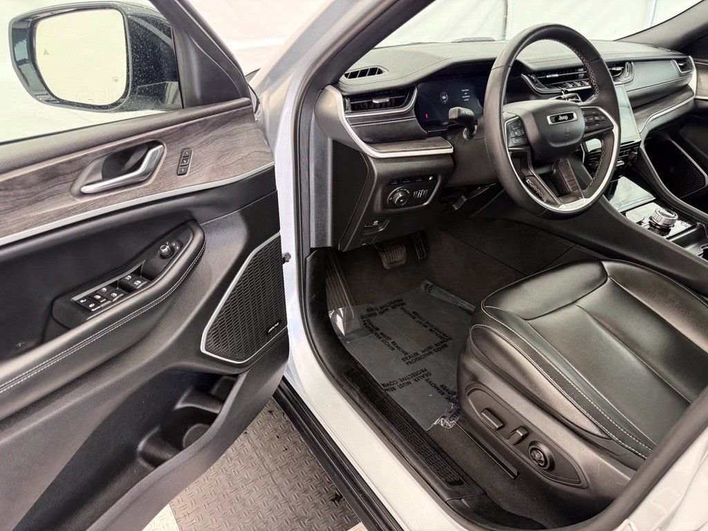Used 2024 Jeep Grand Cherokee Limited 4xe AWD/4WD image 33