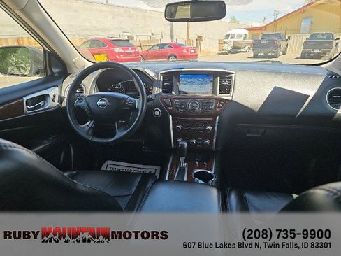 Used 2018 Nissan Pathfinder Platinum FWD image 34