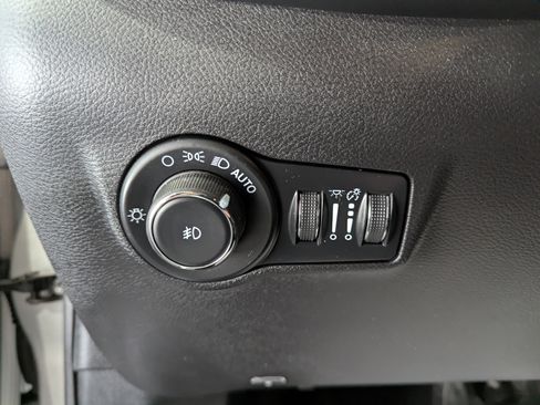 Used 2025 Jeep Compass Limited w/ Elite Group AWD/4WD image 17