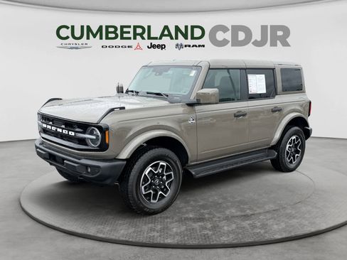 Used 2026 Ford Bronco Outer Banks AWD/4WD image 1
