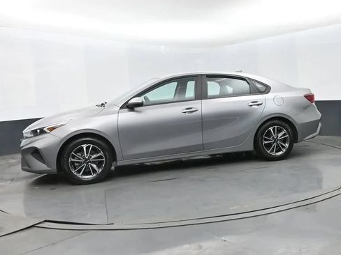 Used 2023 Kia Forte LXS FWD image 5
