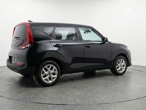 Used 2025 Kia Soul LX w/ LX Technology Package image 9