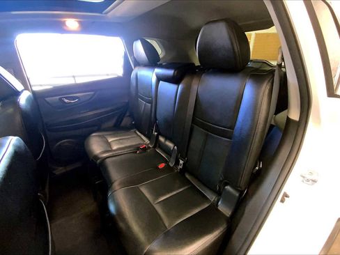 Used 2016 Nissan Rogue SL w/ SL Premium Package image 21