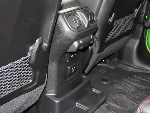 Used 2025 Jeep Wrangler Unlimited Rubicon w/ Safety Group AWD/4WD image 26