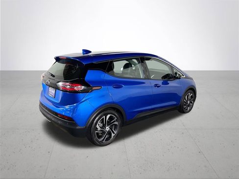 Used 2023 Chevrolet Bolt LT w/ Infotainment Package image 6