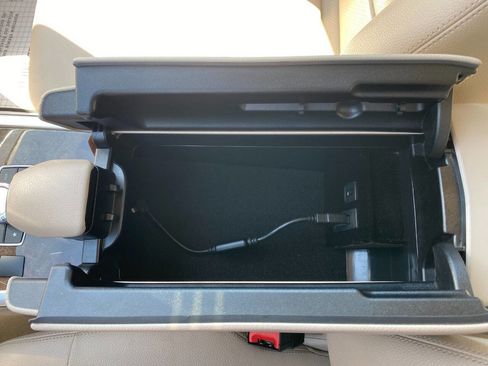 Used 2014 Mercedes-Benz E 350 4MATIC Sedan w/ Premium 1 Package image 21