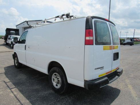Used 2016 Chevrolet Express 2500 RWD image 5