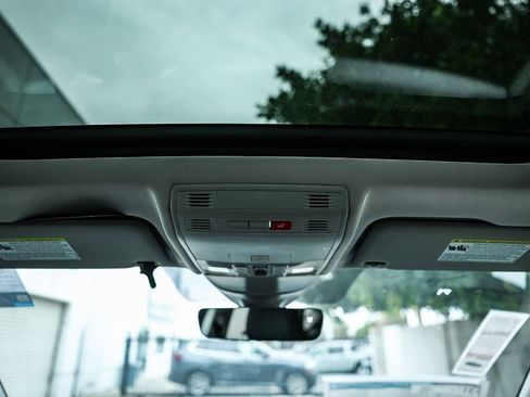 New 2026 Volkswagen Taos SE image 27