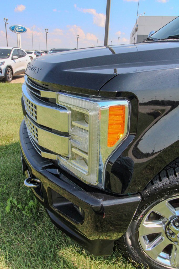 Used 2019 Ford F350 Platinum w/ Platinum Ultimate Package AWD/4WD image 7