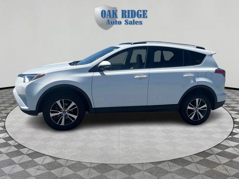 Used 2018 Toyota RAV4 XLE w/ Plus Extra Value Package AWD/4WD image 8