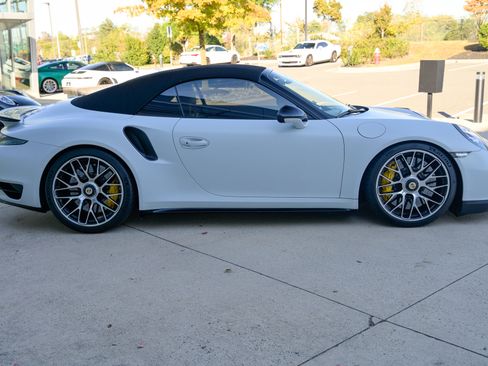 Used 2015 Porsche 911 Turbo S image 4